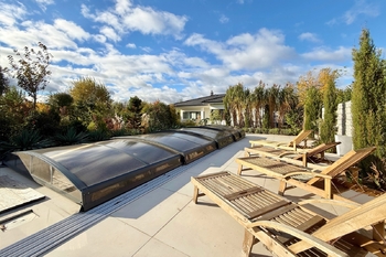 bazén - Prodej bytu 5+kk v osobním vlastnictví 226 m², Sibřina