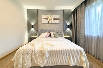 ložnice - Prodej bytu 5+kk v osobním vlastnictví 226 m², Sibřina