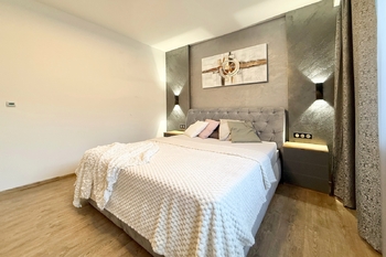 ložnice - Prodej bytu 5+kk v osobním vlastnictví 226 m², Sibřina