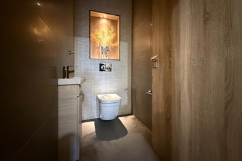 WC - Prodej bytu 5+kk v osobním vlastnictví 226 m², Sibřina