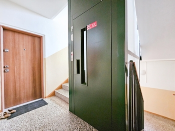 Prodej bytu 2+1 v osobním vlastnictví 60 m², Žatec