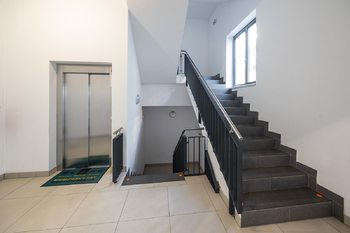 Prodej bytu 2+kk v osobním vlastnictví 61 m², Praha 5 - Smíchov