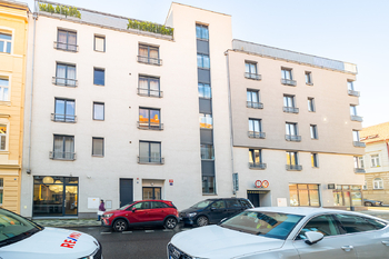 Prodej bytu 2+kk v osobním vlastnictví 61 m², Praha 5 - Smíchov