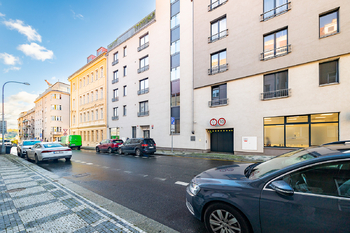 Prodej bytu 2+kk v osobním vlastnictví 61 m², Praha 5 - Smíchov