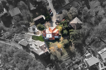 Prodej - bytová jednotka 4+kk – 128,72 m², zahrada 109,02 m², 2 parkovací stání. Praha 10 – Záběhlice u Hamru - Prodej bytu 4+kk v osobním vlastnictví 238 m², Praha 10 - Záběhlice