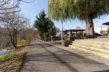 Prodej - bytová jednotka 4+kk – 128,72 m², zahrada 109,02 m², 2 parkovací stání. Praha 10 – Záběhlice u Hamru - Prodej bytu 4+kk v osobním vlastnictví 238 m², Praha 10 - Záběhlice