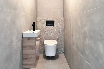 Prodej - bytová jednotka 4+kk – 128,72 m², zahrada 109,02 m², 2 parkovací stání. Praha 10 – Záběhlice u Hamru - Prodej bytu 4+kk v osobním vlastnictví 238 m², Praha 10 - Záběhlice