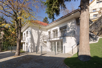 Prodej 5+1 se zahradou, terasou, balkony a parkováním, Praha 10 – Záběhlice u Hamru - Prodej bytu 5+1 v osobním vlastnictví 192 m², Praha 10 - Záběhlice