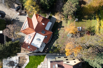 Prodej 5+1 se zahradou, terasou, balkony a parkováním, Praha 10 – Záběhlice u Hamru - Prodej bytu 5+1 v osobním vlastnictví 192 m², Praha 10 - Záběhlice