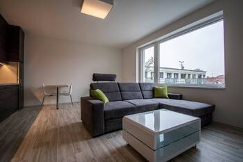 Pronájem bytu 1+kk v osobním vlastnictví 37 m², Hradec Králové