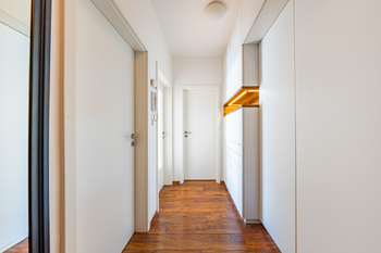 předsíň s vestavěnými skříněmi - Pronájem bytu 2+kk v osobním vlastnictví 70 m², Praha 5 - Košíře