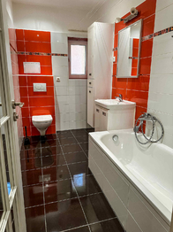 Koupelna - Pronájem bytu 2+kk v osobním vlastnictví 50 m², Benešov