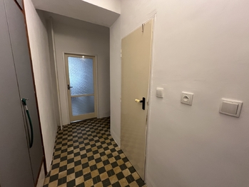 chodba - Prodej bytu 3+1 v osobním vlastnictví 70 m², Pardubice