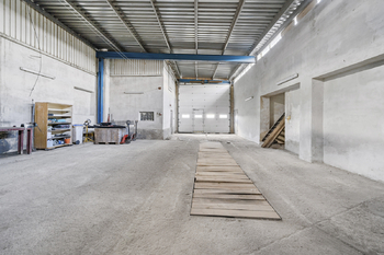 Prodej výrobních prostor 1220 m², Skorošice