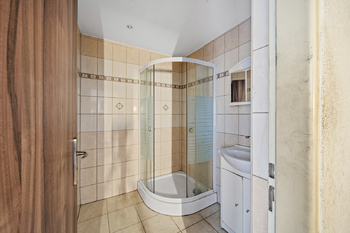 Prodej výrobních prostor 1220 m², Skorošice