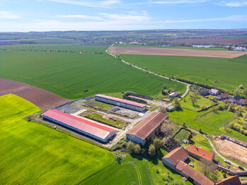 Pronájem skladovacích prostor 3690 m², Dolní Chvatliny