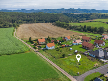 Prodej pozemku 983 m², Mlečice