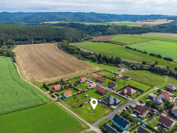 Prodej pozemku 983 m², Mlečice