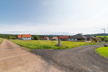 Prodej pozemku 983 m², Mlečice