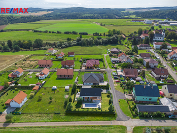 Prodej pozemku 983 m², Mlečice