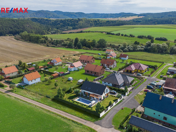 Prodej pozemku 983 m², Mlečice