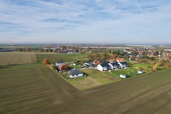 Prodej pozemku 852 m², Zápy