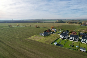 pozemek z dronu - Prodej pozemku 852 m², Zápy
