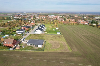 pozemek z dronu - Prodej pozemku 852 m², Zápy