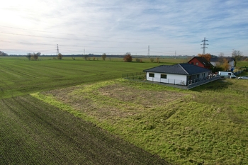 pozemek z dronu - Prodej pozemku 852 m², Zápy