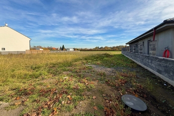 příjezdová cesta - Prodej pozemku 852 m², Zápy