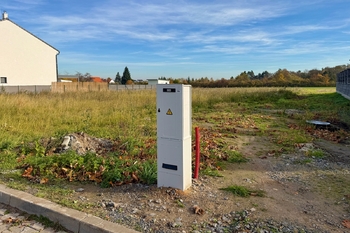 přípojky - Prodej pozemku 852 m², Zápy