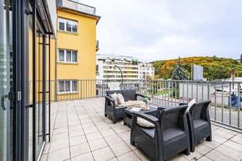 Prodej bytu 2+kk v osobním vlastnictví 90 m², Praha 5 - Smíchov