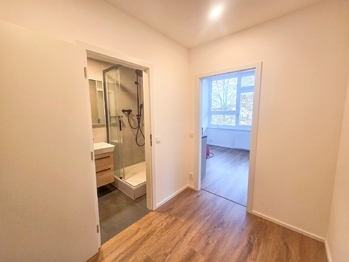 chodba - Pronájem bytu 1+kk v osobním vlastnictví 27 m², České Budějovice