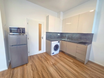 kuchyňská linka - Pronájem bytu 1+kk v osobním vlastnictví 27 m², České Budějovice