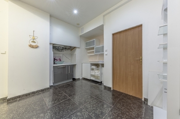 Prostor na mytí vlasů - Pronájem jiných prostor 110 m², Praha 4 - Podolí