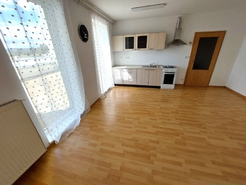 Pronájem bytu 1+kk v osobním vlastnictví 79 m², Rousínov
