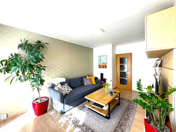 Pronájem bytu 3+1 v osobním vlastnictví 55 m², Praha 9 - Střížkov