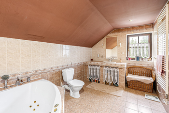 Prodej domu 555 m², Horní Libchava