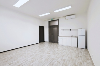 kancelář s kuchyňským koutem - Pronájem kancelářských prostor 180 m², Praha 4 - Chodov
