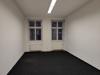 Pronájem kancelářských prostor 28 m², Praha 5 - Smíchov