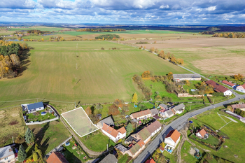 Prodej pozemku 757 m², Chomle