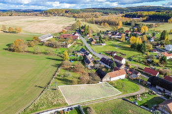 Prodej pozemku 757 m², Chomle