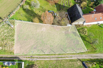 Prodej pozemku 757 m², Chomle