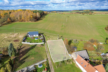 Prodej pozemku 757 m², Chomle