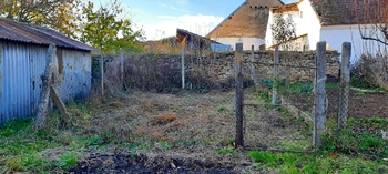 fakultativní zahrádka u domu - Prodej bytu 2+1 v osobním vlastnictví 867 m², Dešná