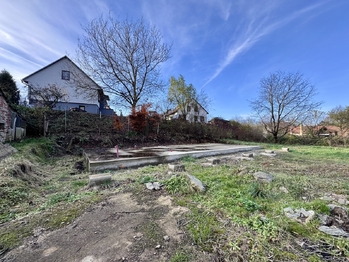 Prodej pozemku 1071 m², Biskupice