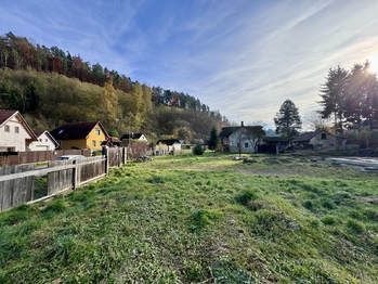 Prodej pozemku 1071 m², Biskupice