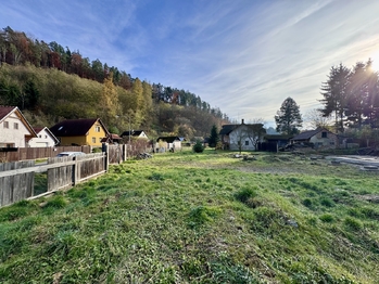 Prodej pozemku 1071 m², Biskupice