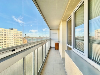 zasklená lodžie - Pronájem bytu 1+kk v osobním vlastnictví 36 m², Pardubice