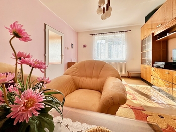 obývací pokoj - Prodej domu 109 m², Rybitví